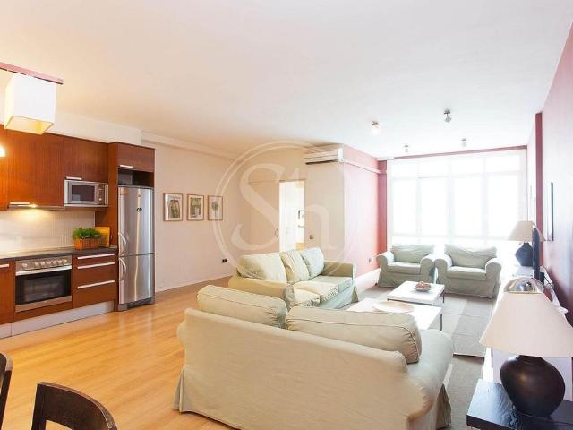 Piso en alquiler en calle Casanova, Barcelona, de 83 m² 2 habitaciones por 1.595