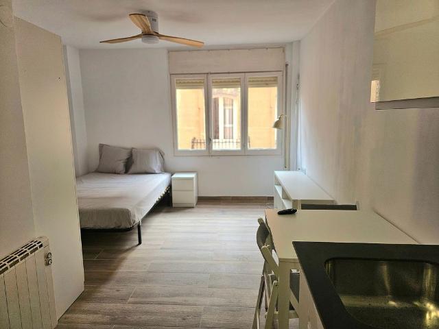 Piso en alquiler en calle CL Marti, Barcelona, de 24 m² 1 habitación por 1.000