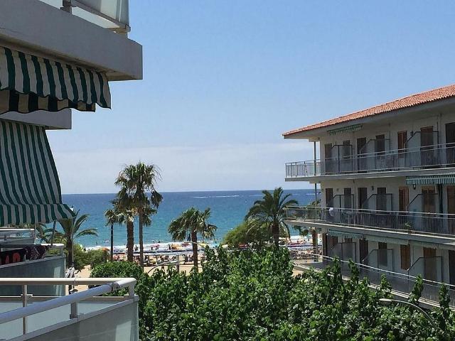 Piso en alquiler en calle Cmontroig, Cambrils, de 50 m² 2 habitaciones por 593