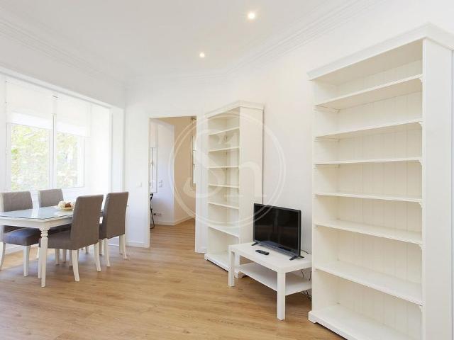 Piso en alquiler en calle Comte D'urgell, Barcelona, de 90 m² 3 habitaciones por 2.295