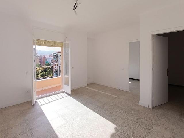 Piso en alquiler en calle Concepción Arenal, Barcelona, de 90 m² 3 habitaciones por 1.290
