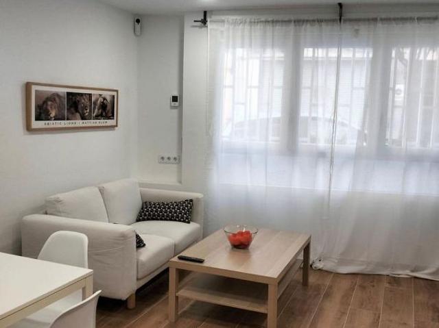 Piso en alquiler en calle Congost del, Hospitalet de Llobregat, L´, de 62 m² 2 habitaciones por 1.200