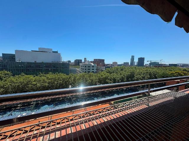 Piso en alquiler en calle Corts Catalanes, Barcelona, de 90 m² 3 habitaciones por 1.213