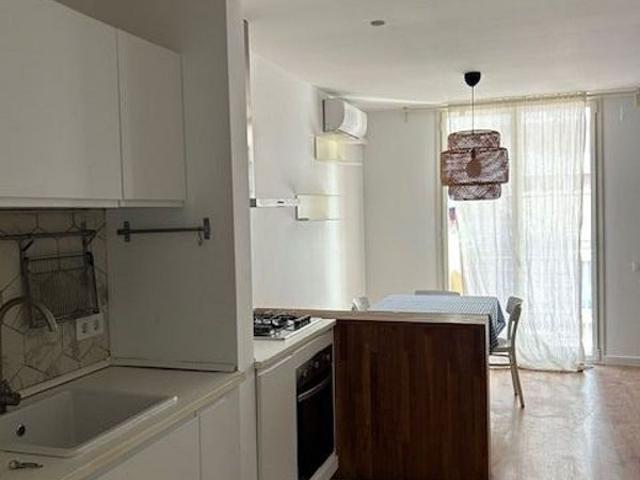 Piso en alquiler en calle Creu de Molers, Barcelona, de 60 m² 2 habitaciones por 1.300