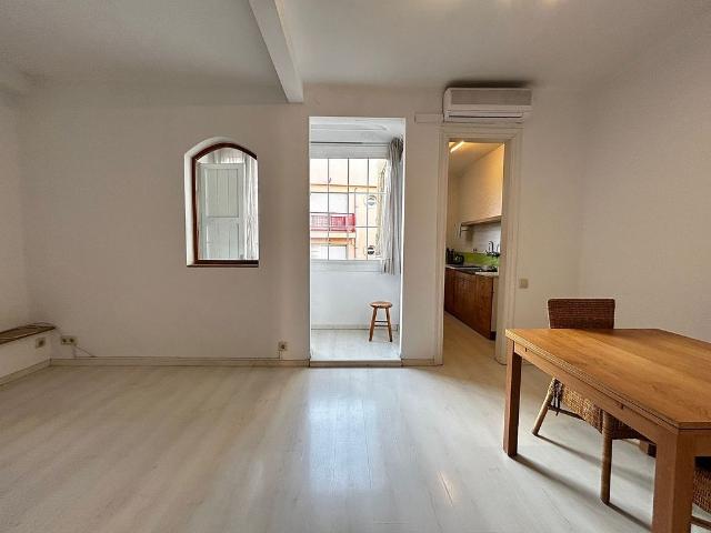 Piso en alquiler en calle Daoiz I Velarde, Barcelona, de 58 m² 1 habitación por 1.075