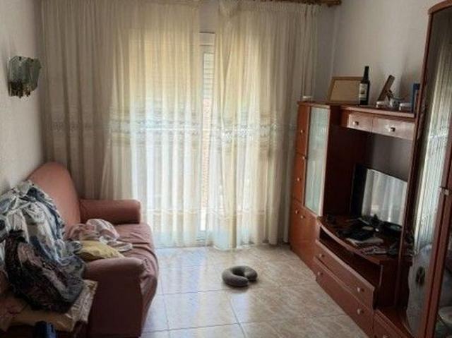 Piso en alquiler en calle D'alcúdia, Barcelona, de 52 m² 3 habitaciones por 880