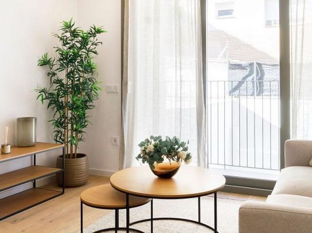 Piso en alquiler en calle D'amposta, Terrassa, de 50 m² 2 habitaciones por 1.145 €