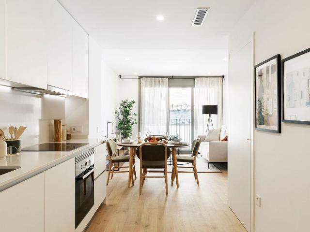 Piso en alquiler en calle D'amposta, Terrassa, de 50 m² 2 habitaciones por 1.245 €