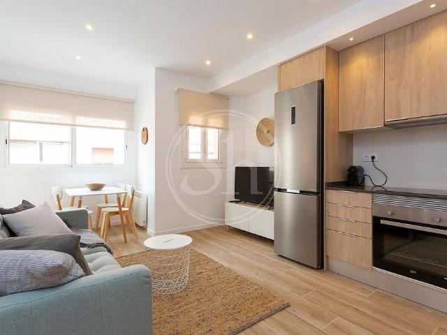 Piso en alquiler en calle D'anna Maria Martinez, Barcelona, de 63 m² 2 habitaciones por 1.575