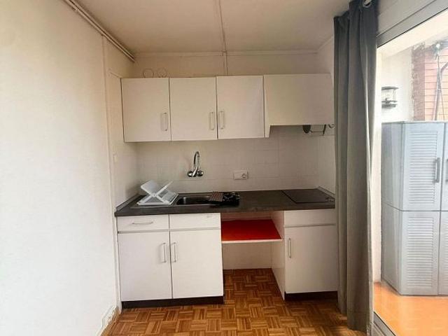 Piso en alquiler en calle D'anna Piferrer, Barcelona, de 44 m² 1 habitación por 877