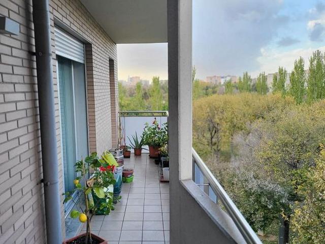 Piso en alquiler en calle D'antoni Puigvert, Sant Adrià de Besos, de 107 m² 4 habitaciones por 2.200