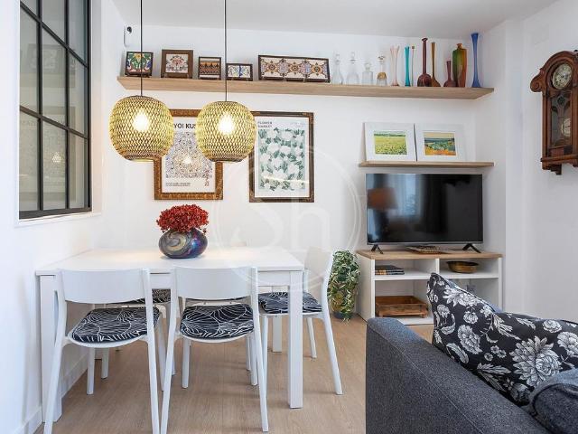 Piso en alquiler en calle D'astúries, Barcelona, de 75 m² 3 habitaciones por 2.195