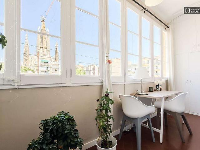 Piso en alquiler en calle D'aragó, Barcelona, de 10 m² 2 habitaciones por 3.000