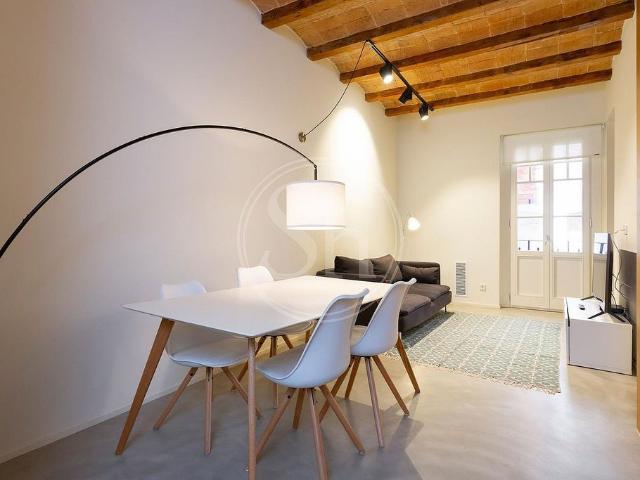 Piso en alquiler en calle D'aragó, Barcelona, de 36 m² 1 habitación por 1.295