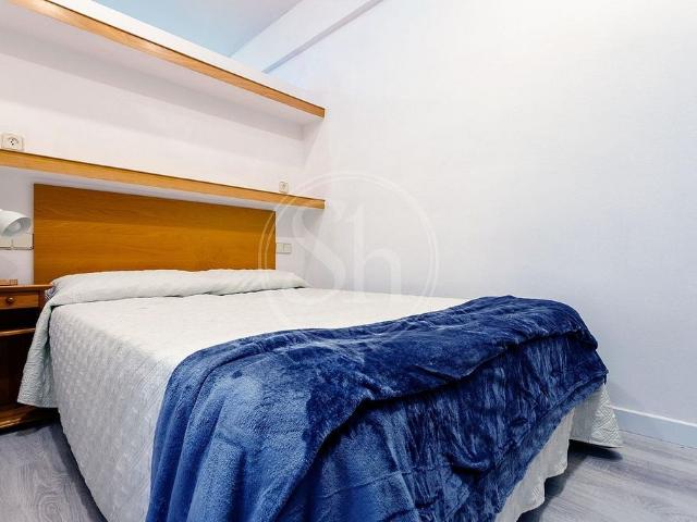Piso en alquiler en calle D'aragó, Barcelona, de 31 m² 1 habitación por 1.300