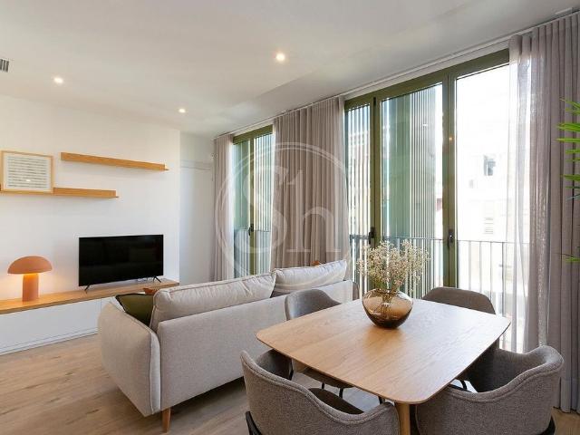 Piso en alquiler en calle D'aragó, Barcelona, de 54 m² 2 habitaciones por 2.400