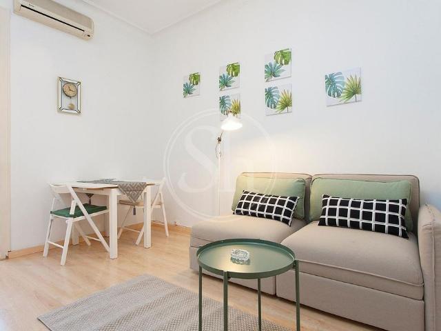 Piso en alquiler en calle D'aragó, Barcelona, de 60 m² 2 habitaciones por 1.250