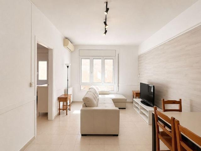 Piso en alquiler en calle D'aragó, Barcelona, de 67 m² 4 habitaciones por 1.341