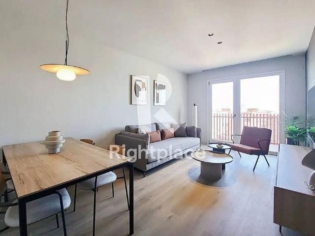 Piso en alquiler en calle D'aragó, Barcelona, de 85 m² 3 habitaciones por 1.299