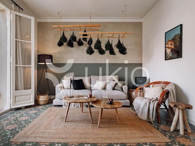 Piso en alquiler en calle D'aragó, Barcelona, de 90 m² 2 habitaciones por 2.220