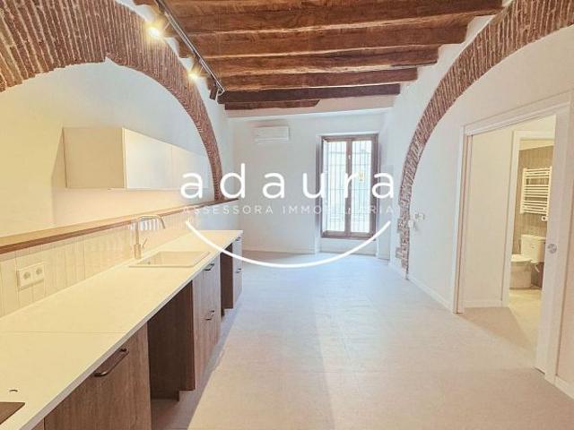 Piso en alquiler en calle D'argentona, Mataró, de 50 m² 2 habitaciones por 1.350