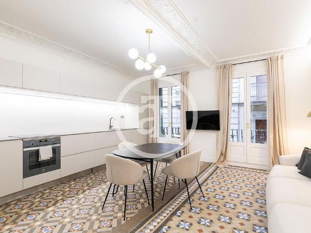Piso en alquiler en calle D'avinyó, Barcelona, de 85 m² 2 habitaciones por 1.394