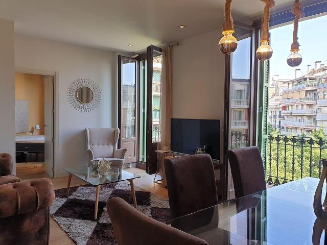 Piso en alquiler en calle De Muntaner, Barcelona, de 100 m² 3 habitaciones por 2.800