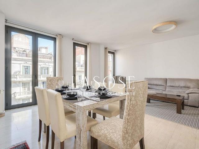 Piso en alquiler en calle De Muntaner, Barcelona, de 106 m² 2 habitaciones por 2.400