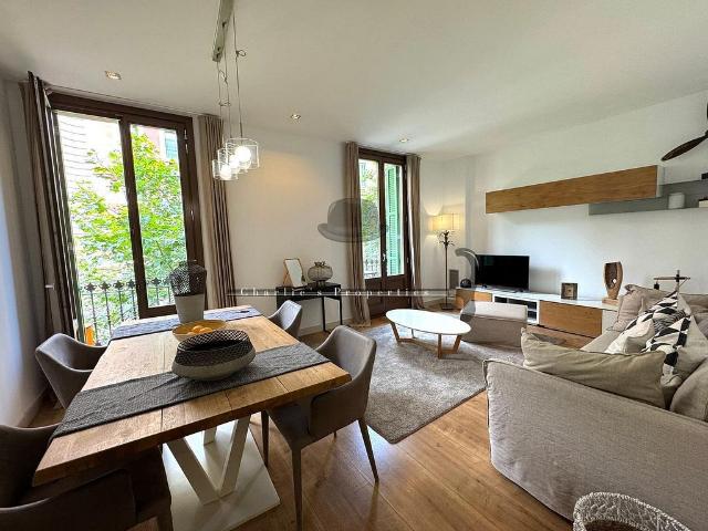 Piso en alquiler en calle De Muntaner, Barcelona, de 110 m² 3 habitaciones por 3.200