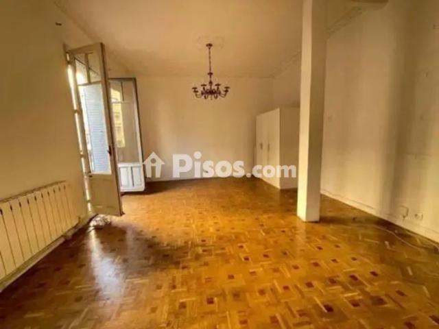 Piso en alquiler en Calle de Magallanes