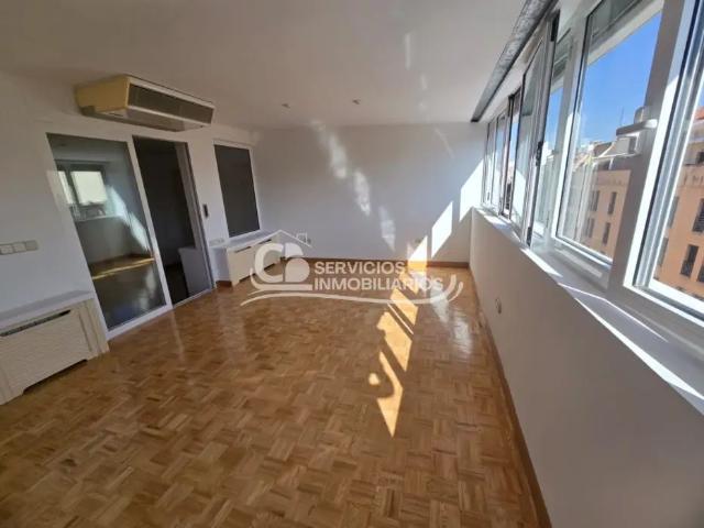 Piso en alquiler en Calle de Magallanes