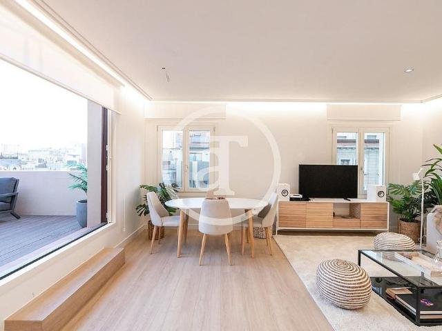 Piso en alquiler en calle De Mallorca, Barcelona, de 67 m² 2 habitaciones por 2.650