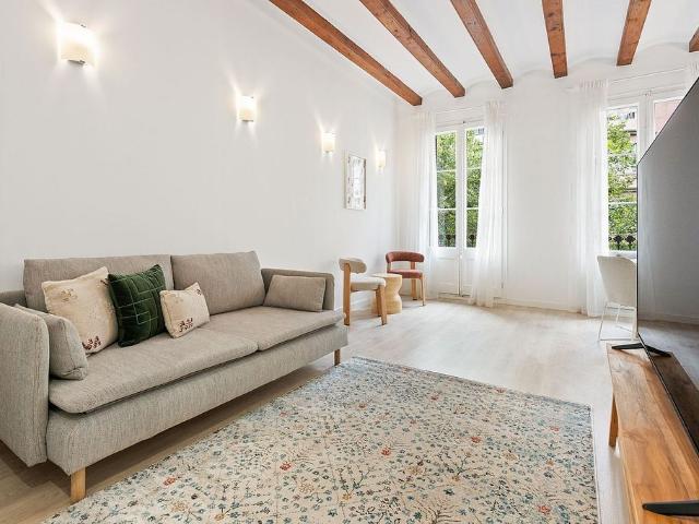 Piso en alquiler en calle De Mallorca, Barcelona, de 80 m² 3 habitaciones por 2.500