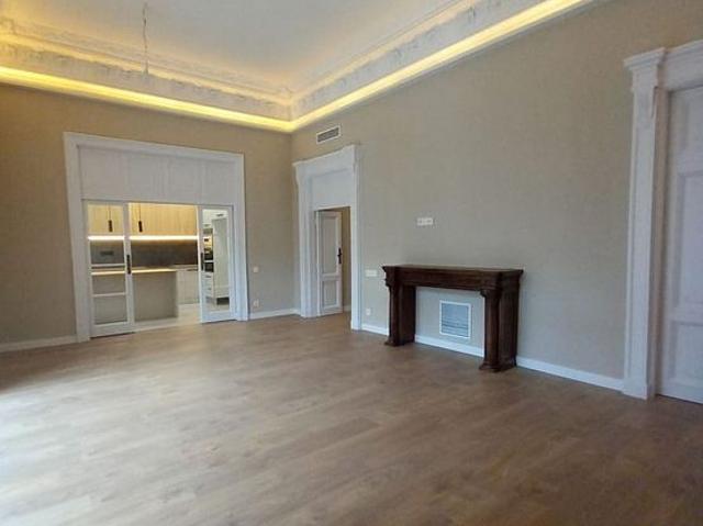 Piso en alquiler en calle De Mallorca, Barcelona, de 174 m² 4 habitaciones por 5.500