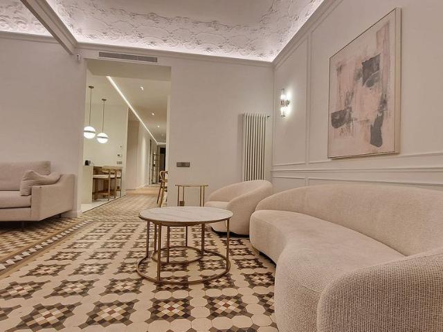 Piso en alquiler en calle De Mallorca, Barcelona, de 185 m² 3 habitaciones por 4.700