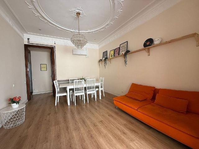 Piso en alquiler en calle De Mallorca, Barcelona, de 230 m² 6 habitaciones por 3.975
