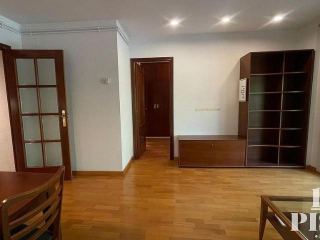 Piso en alquiler en calle De Manel Farrés, Sant Cugat del Vallès, de 82 m² 2 habitaciones por 1.570