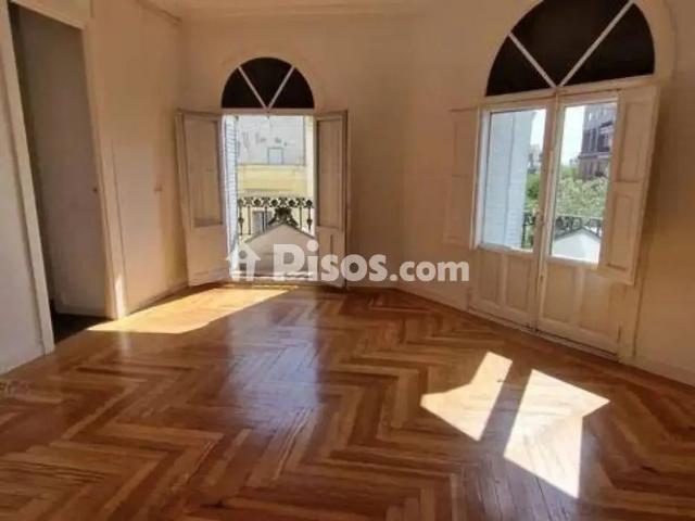Piso en alquiler en Calle de Manuel Cortina