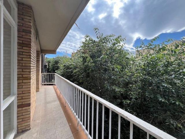 Piso en alquiler en calle De Margarit, Barcelona, de 85 m² 4 habitaciones por 1.338