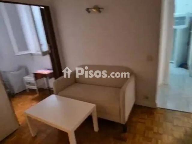 Piso en alquiler en Calle de Martín de los Heros, cerca de Calle de Romero Robledo