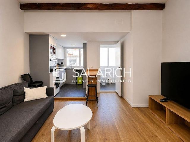 Piso en alquiler en calle De Martínez de la Rosa, Barcelona, de 50 m² 1 habitación por 1.334