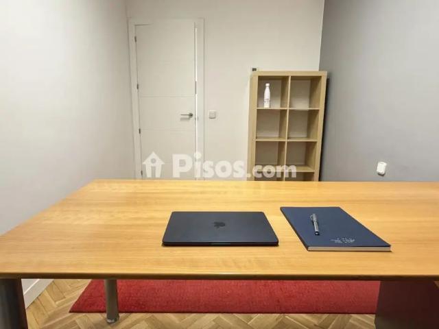 Piso en alquiler en Calle de Mazarredo