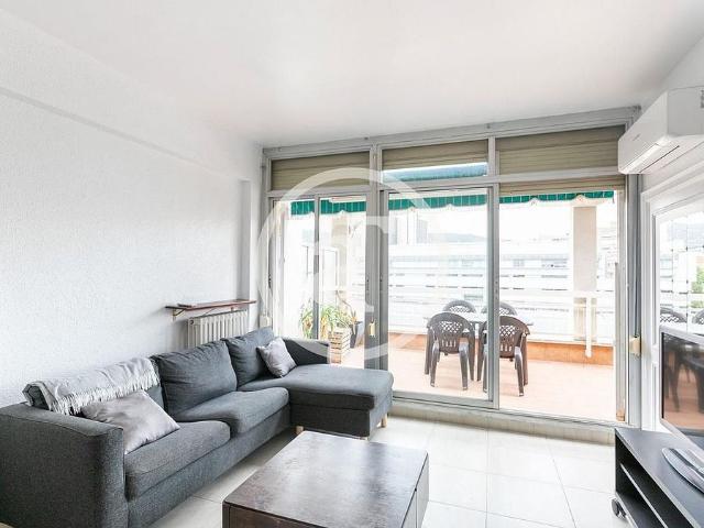 Piso en alquiler en calle De Mejía Lequerica, Barcelona, de 75 m² 3 habitaciones por 1.700