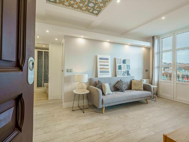 Piso en alquiler en calle De Milà i Fontanals, Barcelona, de 65 m² 3 habitaciones por 1.800