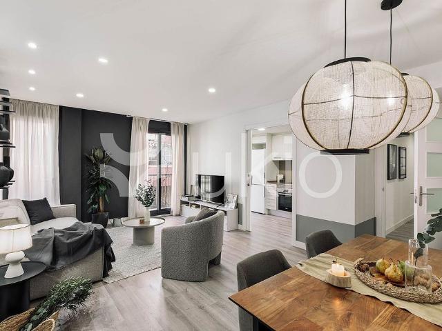 Piso en alquiler en calle De Morales, Barcelona, de 84 m² 2 habitaciones por 3.220