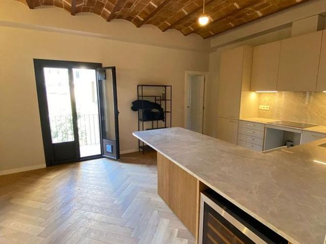 Piso en alquiler en calle De N'amargós, Barcelona, de 127 m² 4 habitaciones por 3.500