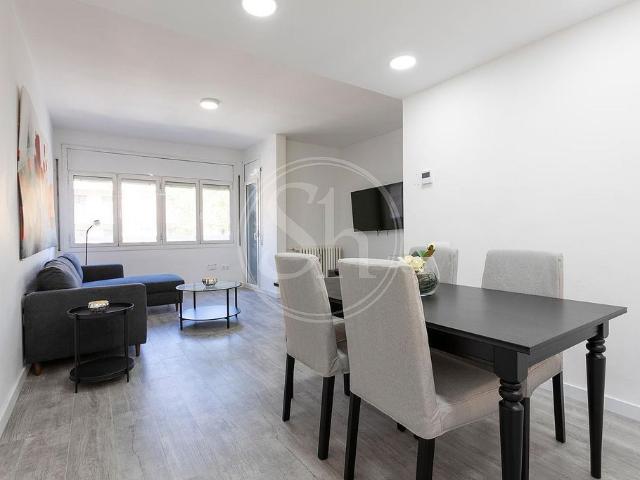 Piso en alquiler en calle De Aragón, Barcelona, de 78 m² 3 habitaciones por 1.995