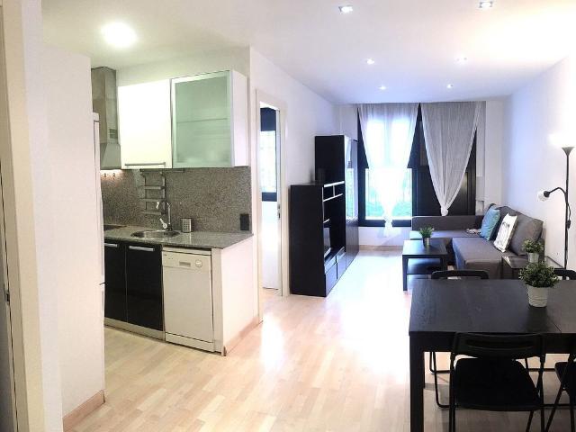 Piso en alquiler en calle De Aragón, Barcelona, de 70 m² 3 habitaciones por 1.450