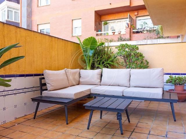 Piso en alquiler en calle De Buenaventura Muñoz, Barcelona, de 78 m² 3 habitaciones por 1.990