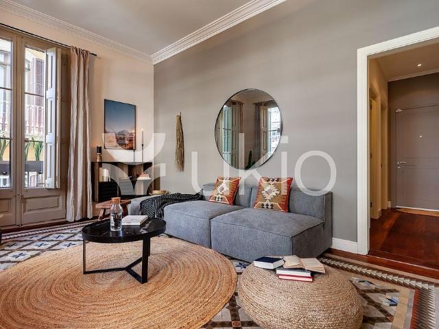 Piso en alquiler en calle De Bailèn, Barcelona, de 70 m² 2 habitaciones por 2.535